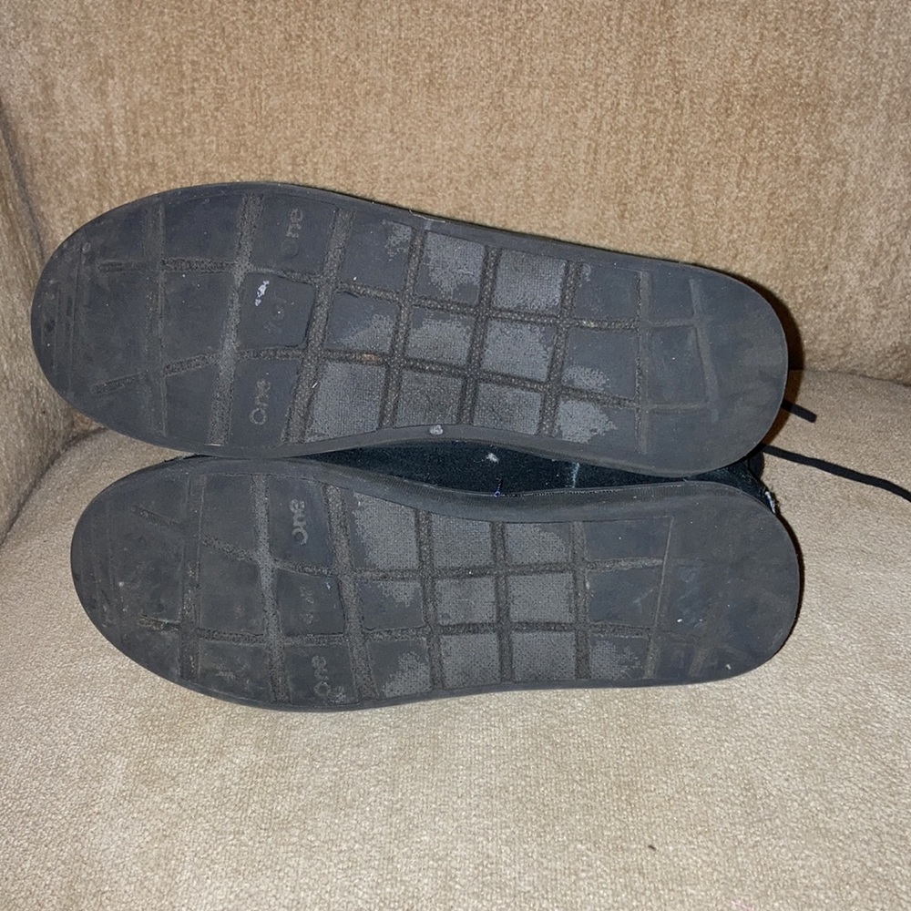 TOMS Big Kids Rubber Sole Faux Fur Lined Suede Zip up Fall Winter Boots Size 4 - Picture 9 of 12